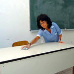 Il Comune non ha ancora pagato le bidelle