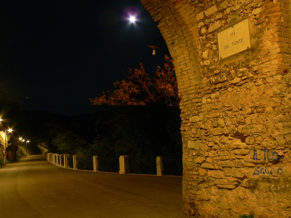 Foto del Giorno, Giro della Rocca by night di Cesare Vallini