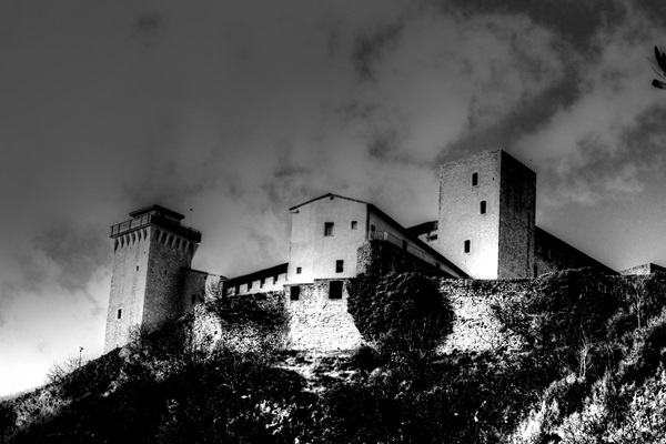 Foto del Giorno, Rocca in bianco e nero