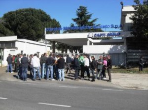 Ex Pozzi, operai pensano di occupare Comune e Inps