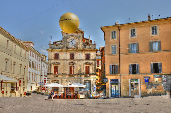 Piazza della Libertà_tonemapped