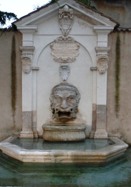Spoleto, la foto del giorno è "La fontana del Mascherone" di Enzo Marchese