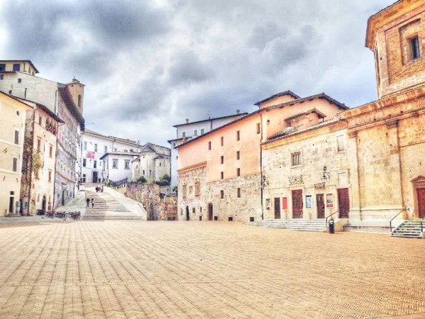 Spoleto, foto del giorno "Piazza Duomo" di Emanuele Ubaldi