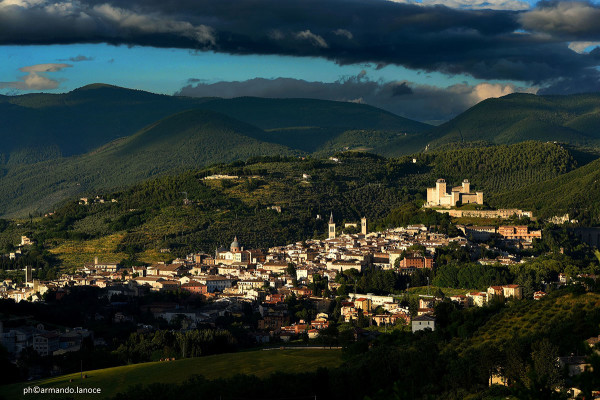 Spoleto, la foto del giorno è "Panorama" di Armando Lanoce