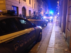 polizia volante notturna via roma ambulanza rissa-2