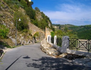 giro-della-rocca-spoleto-italy+1152_12866910780-tpfil02aw-10447-900x700_c