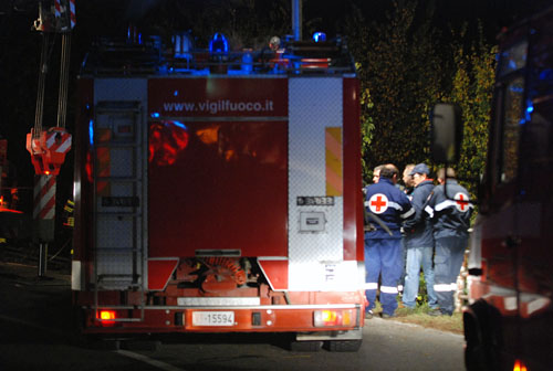 autobus-precipitato-piegaro-vigili-fuoco-notte