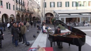 pianista fuori posto