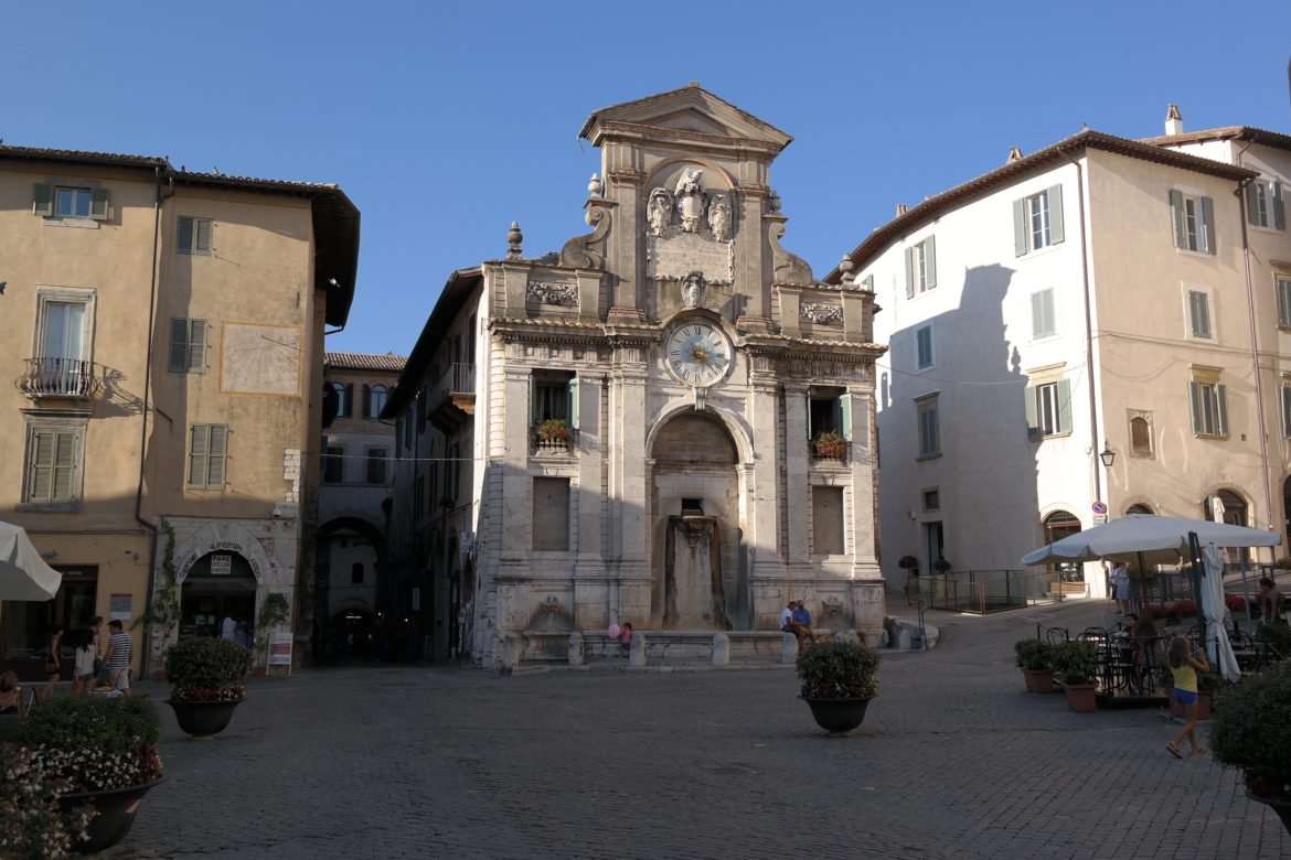 piazza_del_mercato