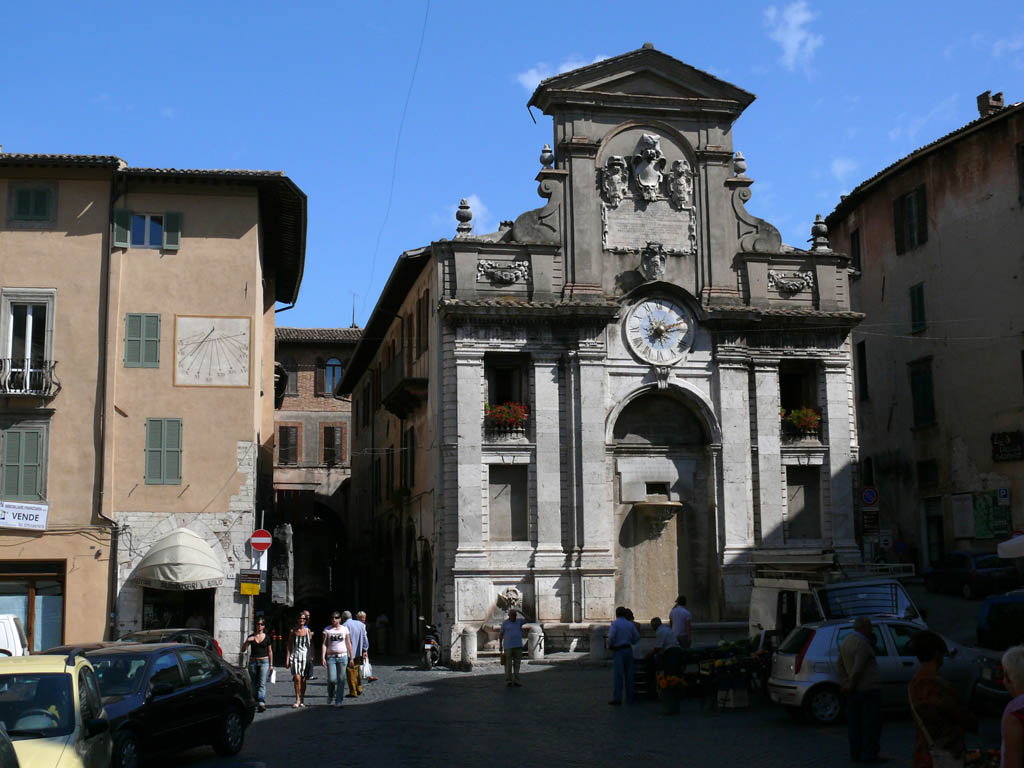 fontana-Piazza_del_Mercato,_Spoleto